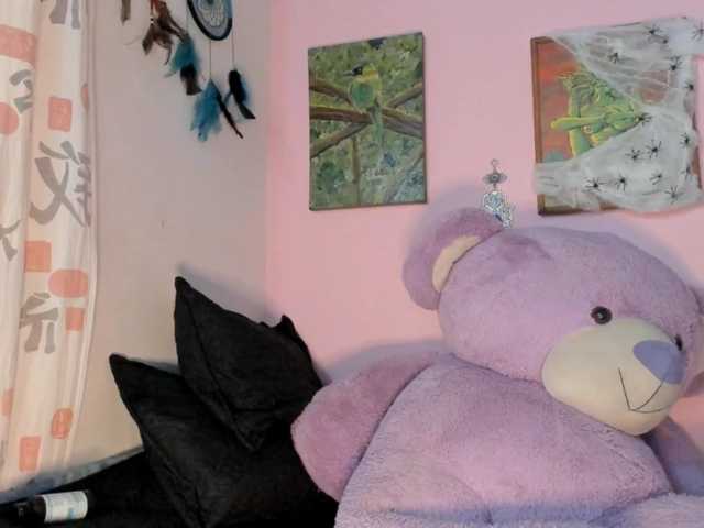 Maddyjhonsson live cam on BongaCams