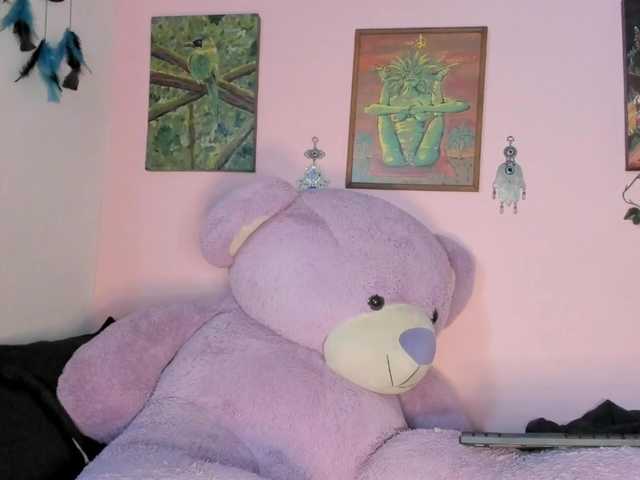 Maddyjhonsson live cam on BongaCams