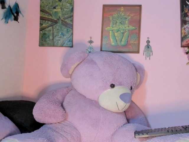 Maddyjhonsson live cam on BongaCams