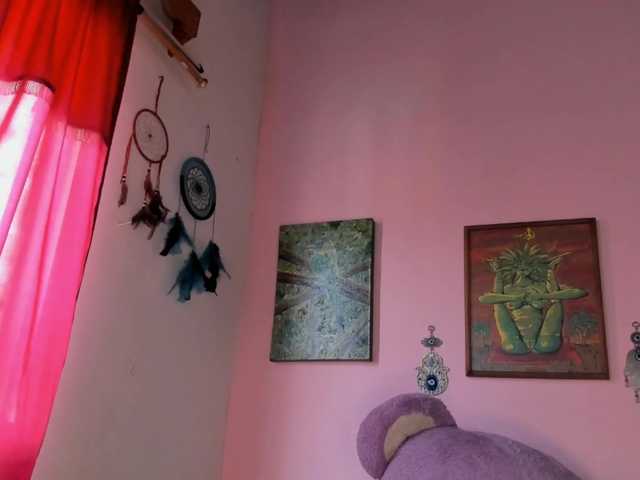 Maddyjhonsson live cam on BongaCams
