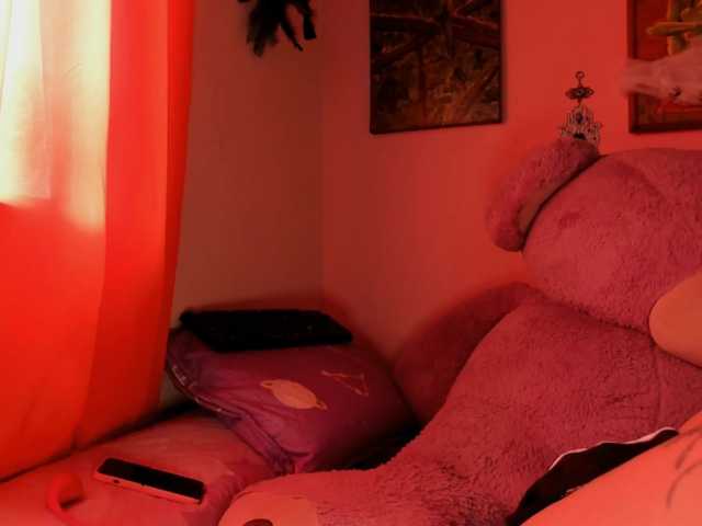 Maddyjhonsson live cam on BongaCams