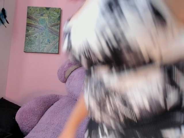 Maddyjhonsson live cam on BongaCams