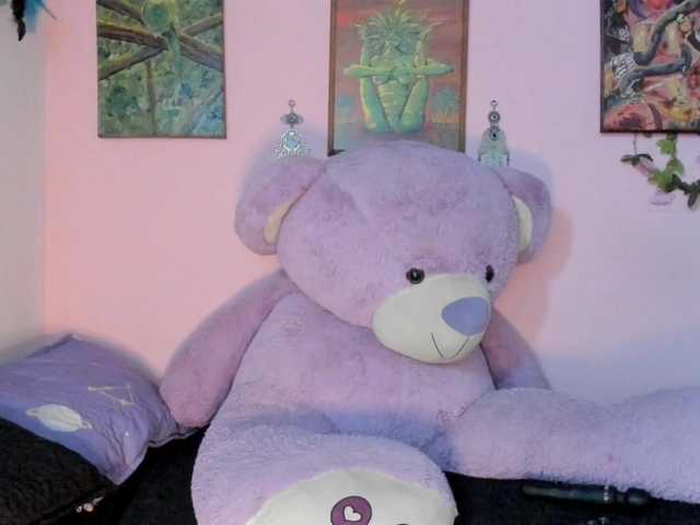 Maddyjhonsson live cam on BongaCams