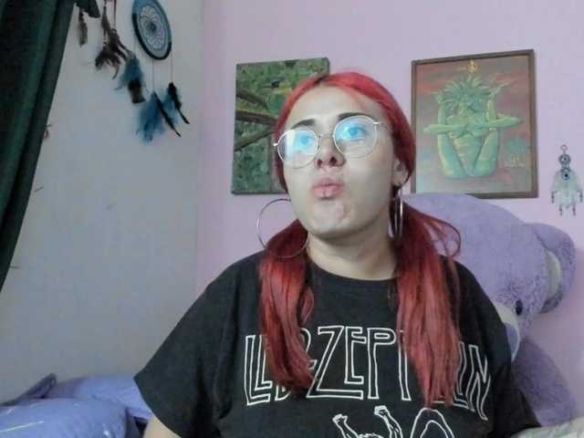 Maddyjhonsson live cam on BongaCams