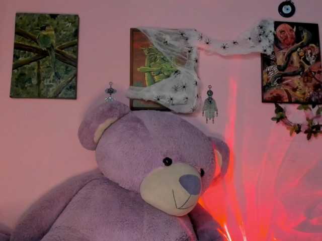 Maddyjhonsson, live now on BongaCams