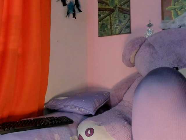 Maddyjhonsson live cam on BongaCams