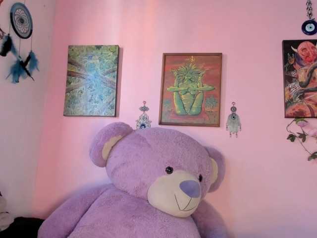 Maddyjhonsson live cam on BongaCams