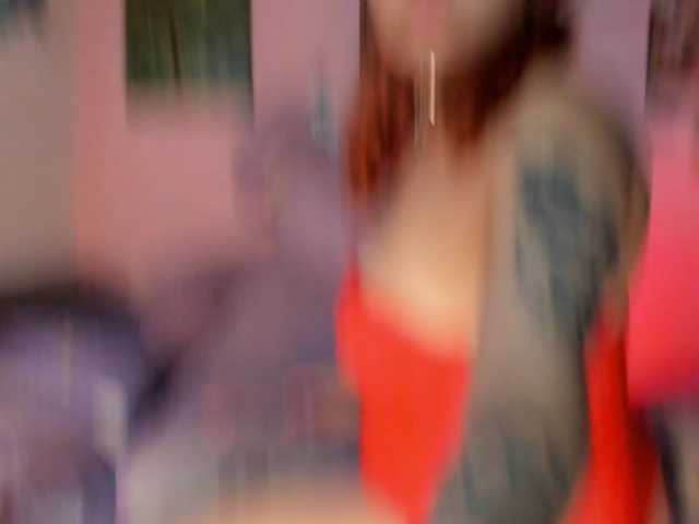 Maddyjhonsson live cam on BongaCams