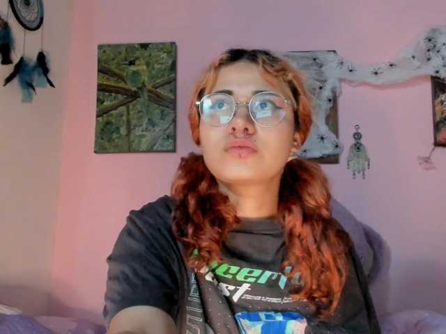 Maddyjhonsson live cam on BongaCams