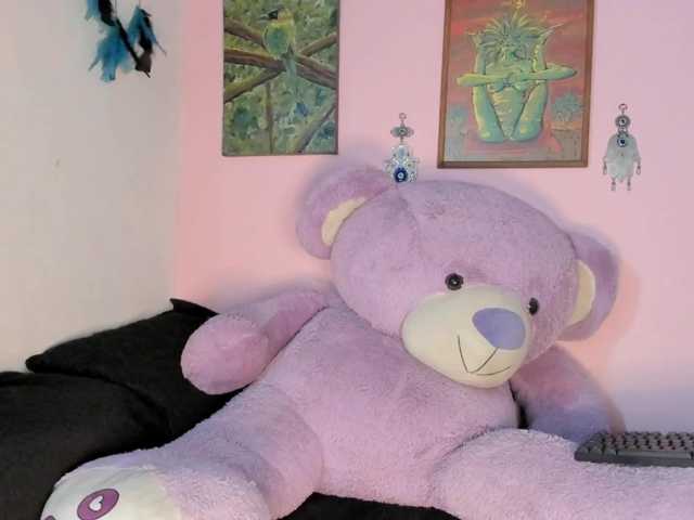 Maddyjhonsson live cam on BongaCams