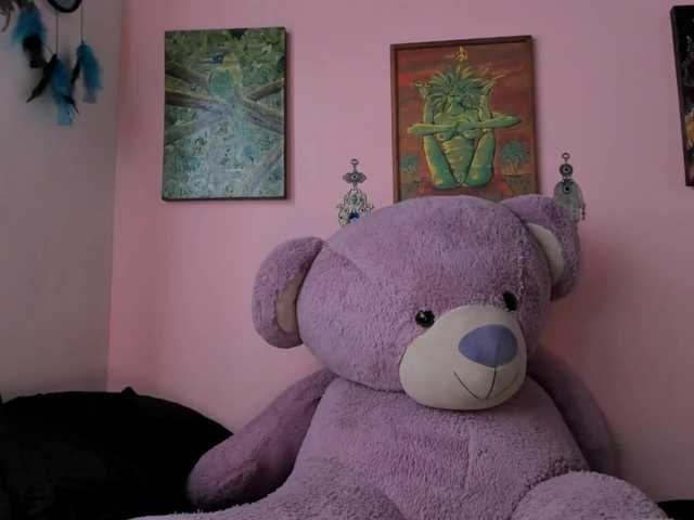 Maddyjhonsson live cam on BongaCams