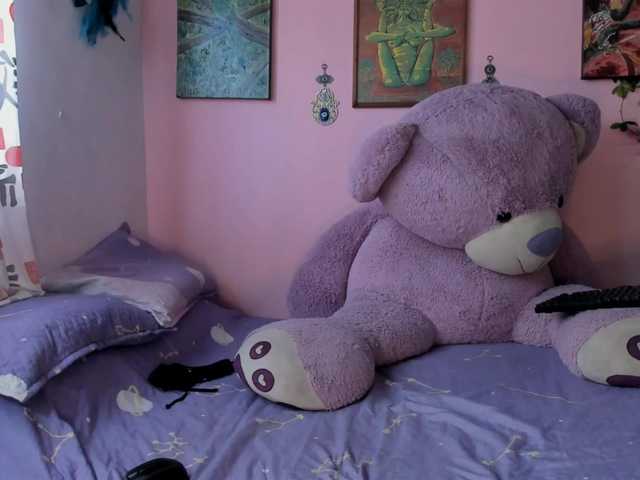 Maddyjhonsson live cam on BongaCams