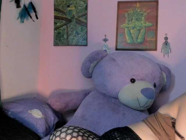 Maddyjhonsson live cam on BongaCams