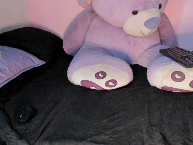 Maddyjhonsson live cam on BongaCams