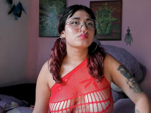 Maddyjhonsson live cam on BongaCams