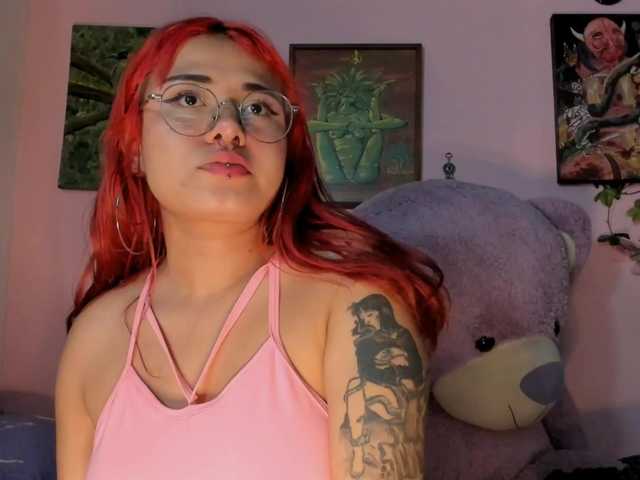 Maddyjhonsson live cam on BongaCams