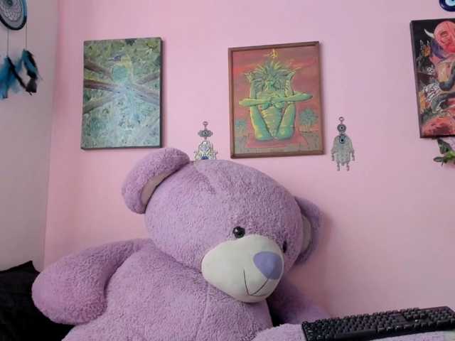 Maddyjhonsson live cam on BongaCams