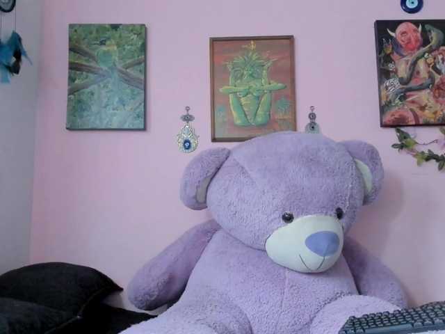 Maddyjhonsson live cam on BongaCams