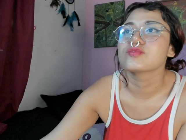 Maddyjhonsson live cam on BongaCams