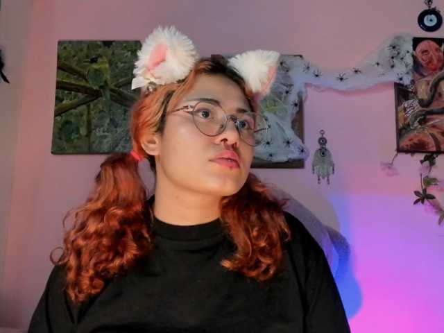Maddyjhonsson live cam on BongaCams