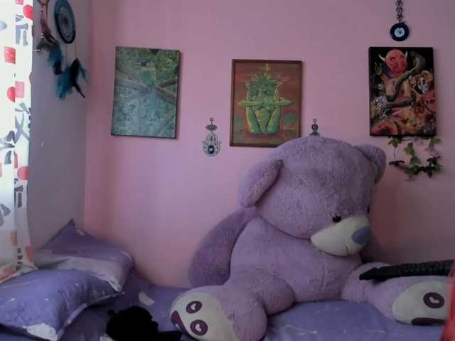 Maddyjhonsson live cam on BongaCams