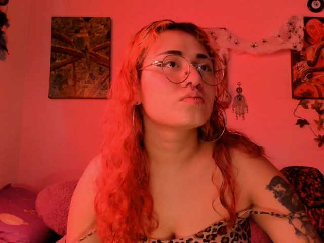 Maddyjhonsson live cam on BongaCams