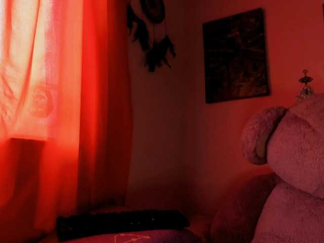 Maddyjhonsson live cam on BongaCams