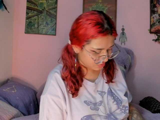 Maddyjhonsson live cam on BongaCams