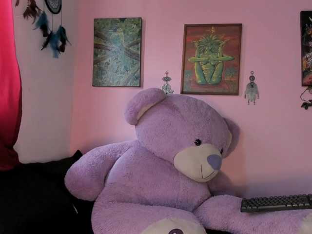 Maddyjhonsson live cam on BongaCams
