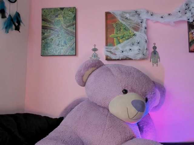Maddyjhonsson live cam on BongaCams