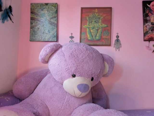 Maddyjhonsson live cam on BongaCams