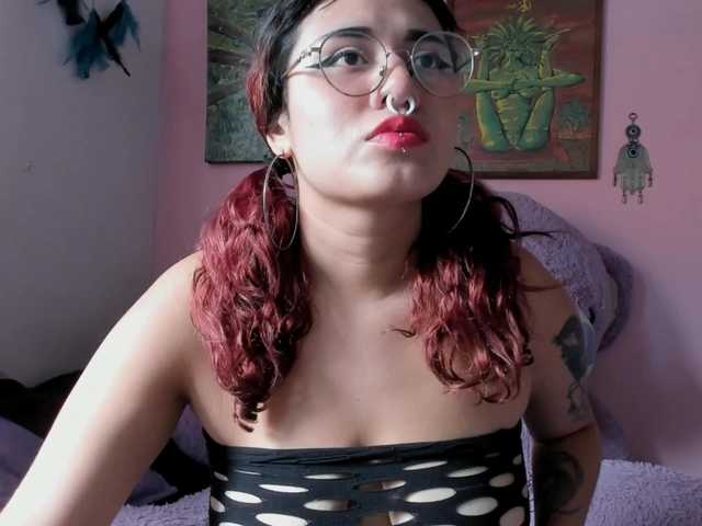 Maddyjhonsson live cam on BongaCams