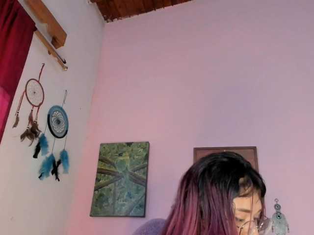 Maddyjhonsson live cam on BongaCams