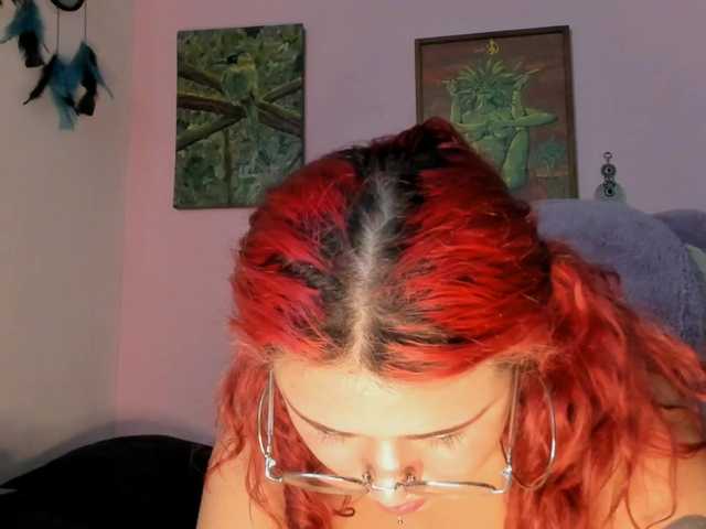 Maddyjhonsson live cam on BongaCams