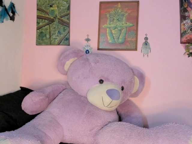Maddyjhonsson live cam on BongaCams