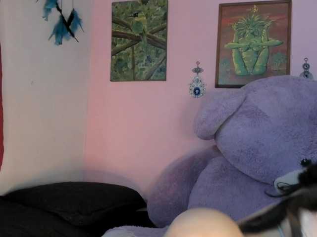 Maddyjhonsson live cam on BongaCams