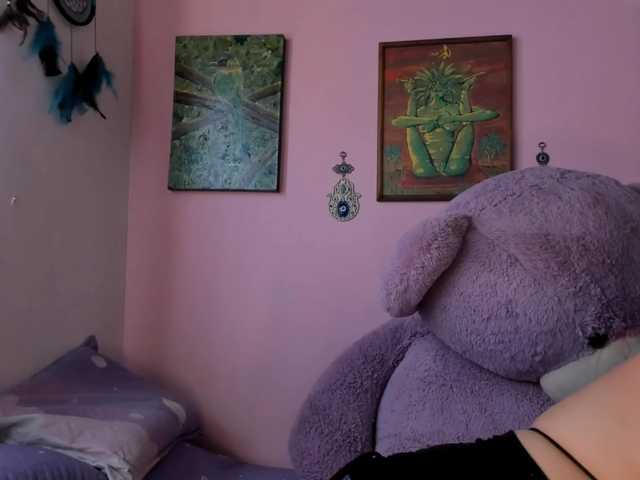 Maddyjhonsson live cam on BongaCams