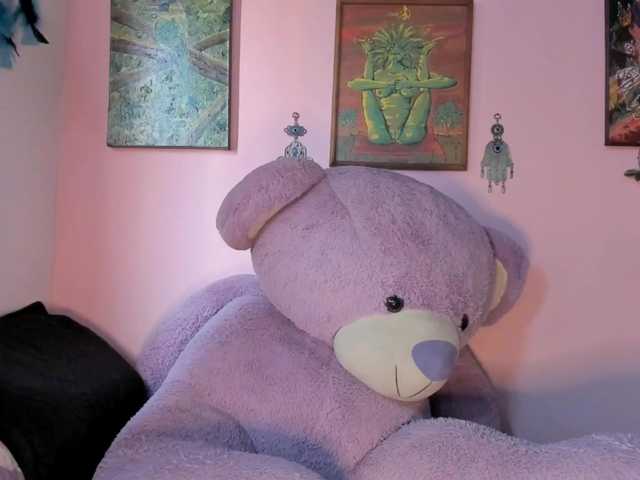 Maddyjhonsson live cam on BongaCams