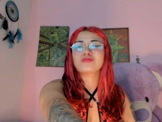 Maddyjhonsson live cam on BongaCams