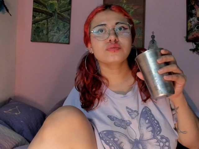 Maddyjhonsson live cam on BongaCams