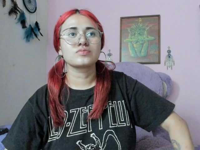 Maddyjhonsson live cam on BongaCams