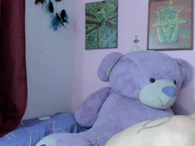 Maddyjhonsson live cam on BongaCams