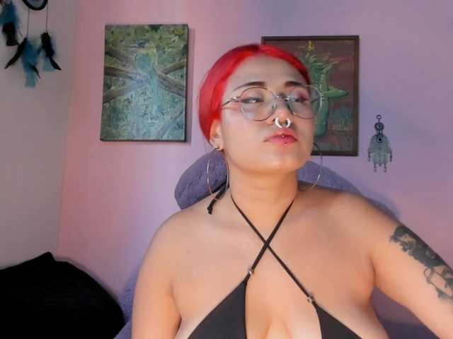 Maddyjhonsson live cam on BongaCams