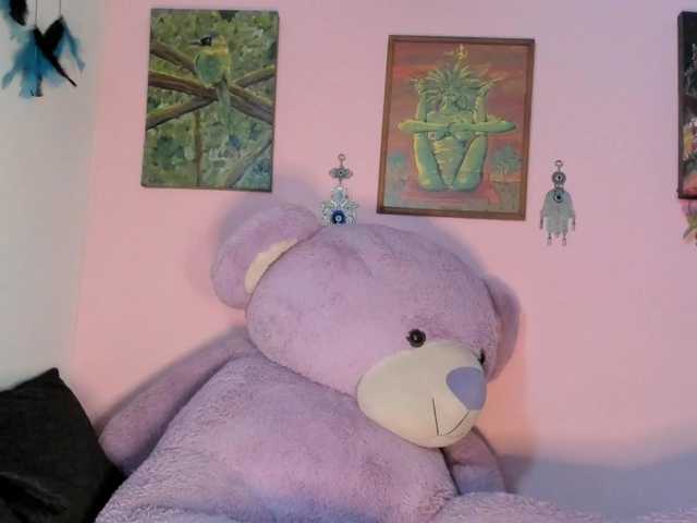 Maddyjhonsson live cam on BongaCams