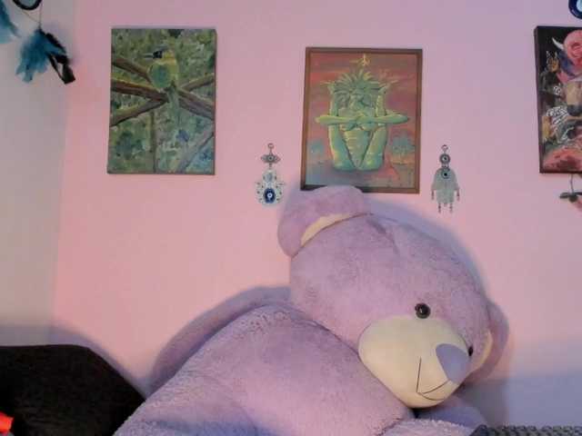 Maddyjhonsson live cam on BongaCams