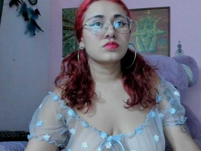 Maddyjhonsson live cam on BongaCams