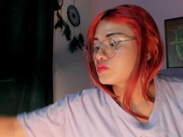 Maddyjhonsson live cam on BongaCams