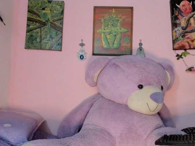 Maddyjhonsson live cam on BongaCams