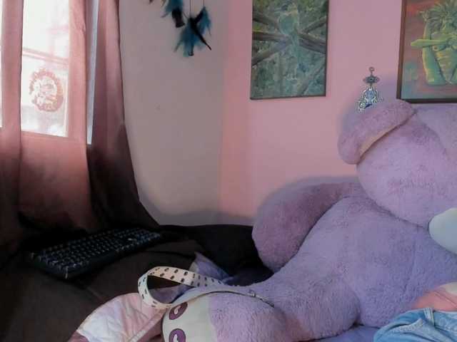 Maddyjhonsson live cam on BongaCams