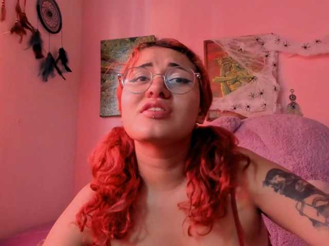 Maddyjhonsson live cam on BongaCams
